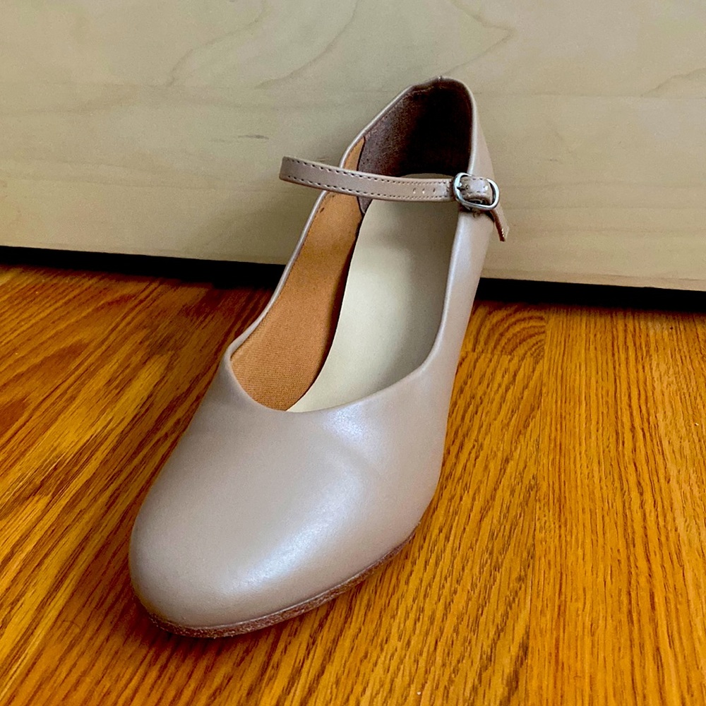 So Danca 2”Character Dance Shoes